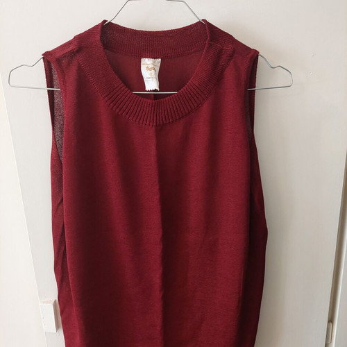 Burgundy sleeveless crystallized blouse medium like new