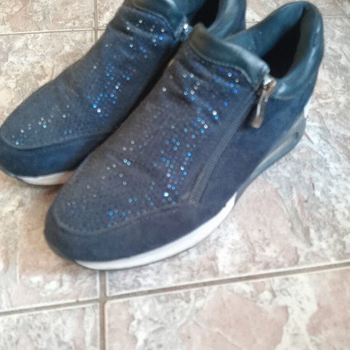 Piazza Shoes γυναικεία αθλητικά σαν καινούργια με στρας και φερμουάρ, μέγεθος 38, μπλε