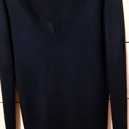 Zara black V-neck pullover sweater used, rayon 80%, medium size