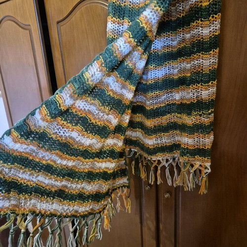 Handmade knitted scarf like new in green shades with fringes