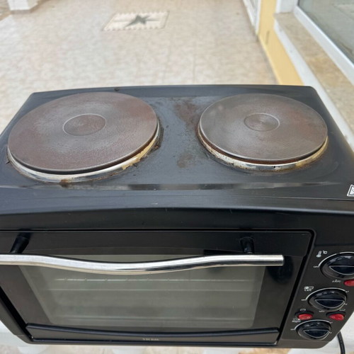 Ovens used, one large and one small with hot plates