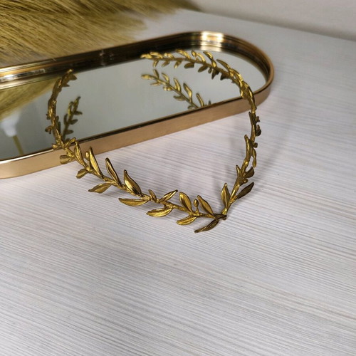 Tiara crown with olive leaves like new, gold color