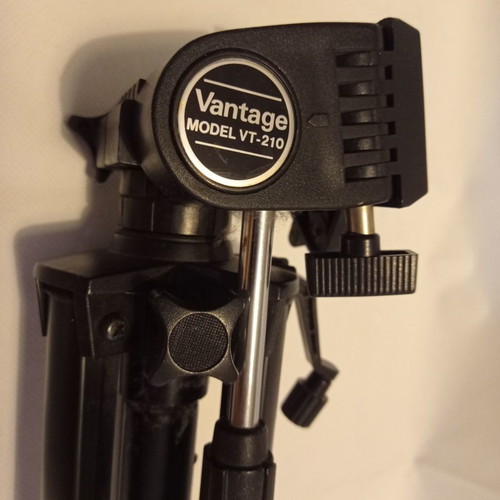 Τρίποδο Vantage Model VT-210 μεταχειρισμένο, πολύ καλή κατάσταση