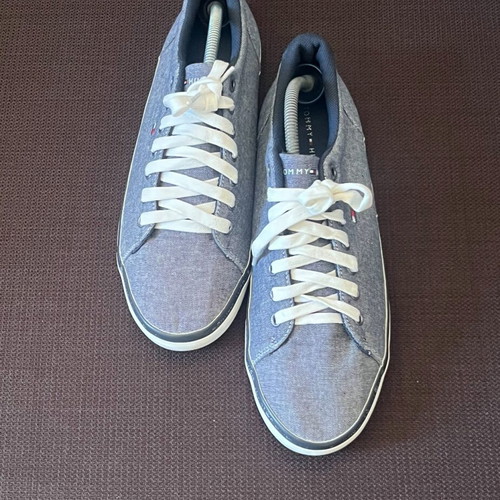 Tommy Hilfiger Sneakers Men’s size 43 very good condition light blue