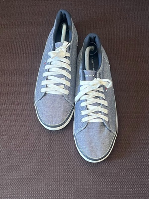 Tommy Hilfiger Sneakers ανδρικά μέγεθος 43 σαν καινούργια, ανοιχτό μπλε