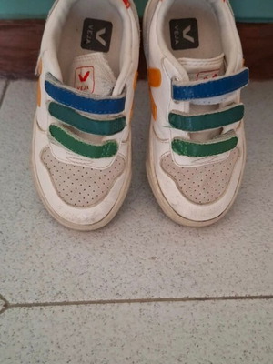 Veja sneakers like new, boys' size 27, white and blue