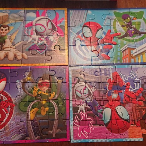 Spidey puzzle for children from 3 years used, 4 small puzzles with gift storybook