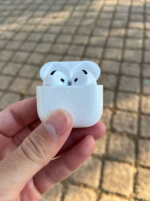 Apple AirPods 4 ANC σαν καινούργια με Apple Care