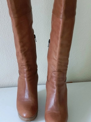 Leather boots brown, like new, size 38