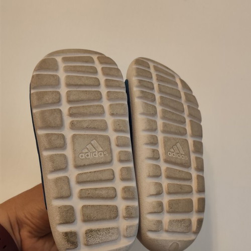 Adidas Altaswim 2.0 blue kids beach shoes size 26, like new