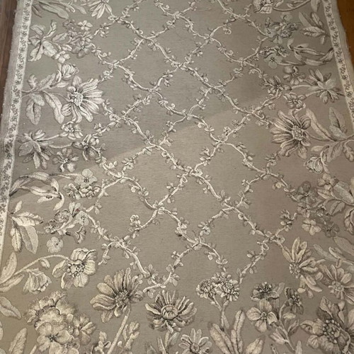 Rug set used, 5 pieces with embossed design