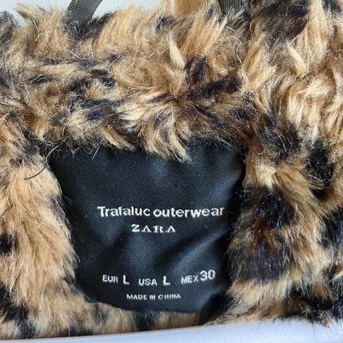 ZARA Jacket No. L Used Waterproof With Fur Lining Green