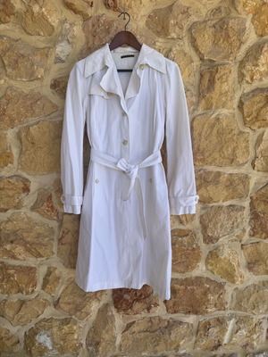 Sisley white trench coat size Large like new