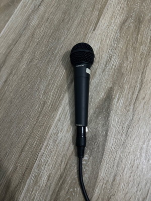 Console and wired microphone like new