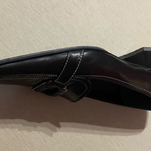Tierra leather black pumps with square toe like new