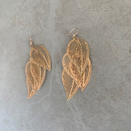 Accessorize metal gold feather earrings like new