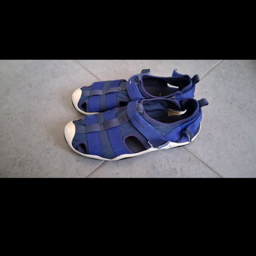 I need money urgently! Help me :( Children's leather sandals