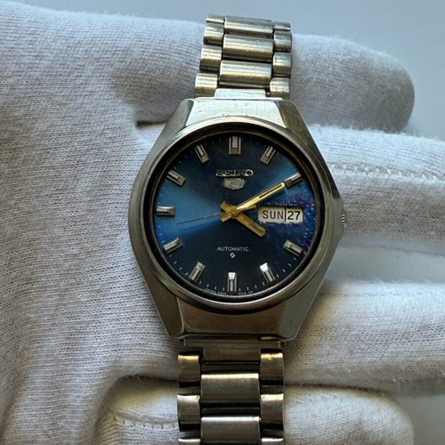 Seiko 5 Automatic watch used, classic vintage model with blue dial