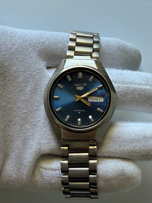 Seiko 5 Automatic watch used, classic vintage model with blue dial