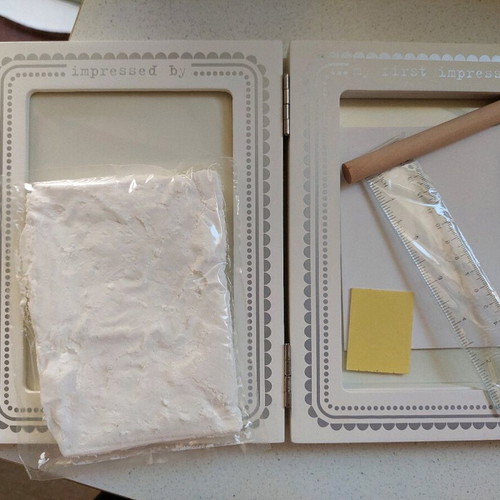 Frame for baby hand/foot imprint like new