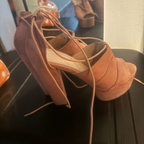 Women's pink sandals like new, size 38 with straps