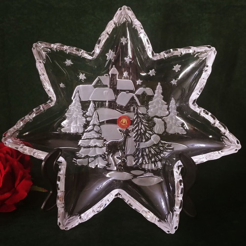 Walther Glass Mikasa Christmas Carol plate new, Christmas star design