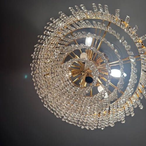 Classic crystal chandelier like new with gold finish
