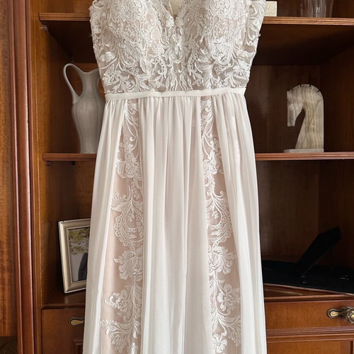 Pronovias Goblin Boho Chic wedding dress like new