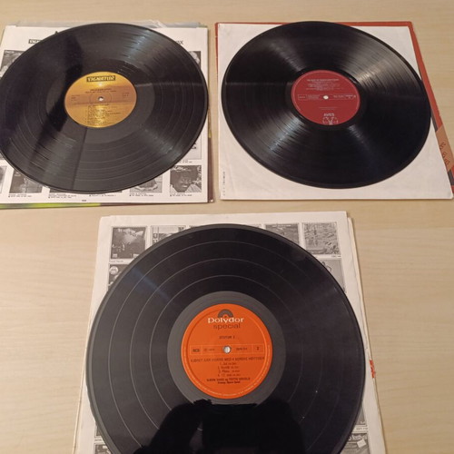 Set of 3 used vinyl records with Roger Whittaker, Pelle Karlsson & Stutum 2