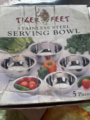Tiger Feet stainless steel bowl set, new, 5 pieces
