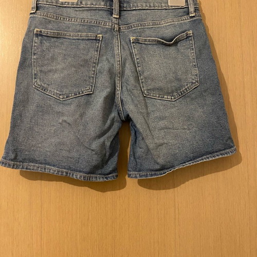 Gap denim shorts size 26 like new