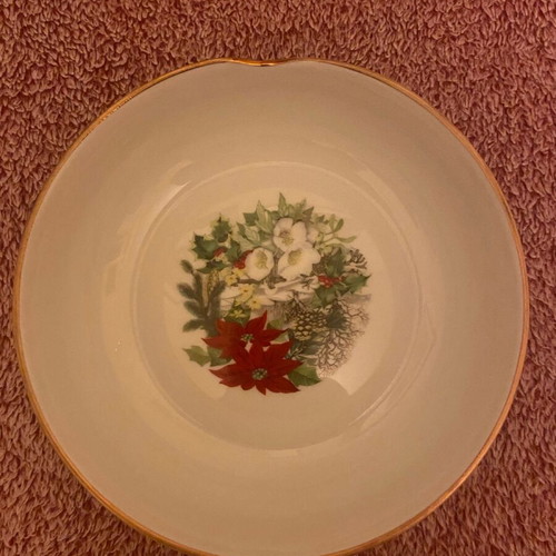 Kaiser porcelain bowl Christmas like new (15x15cm)