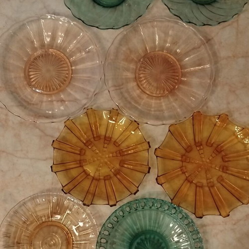 Vintage Depression Glass Dessert Plates Set of 8 like new