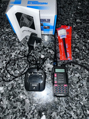 Professional Wireless Radio like new with FM Transmitter