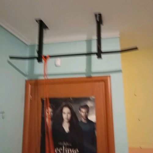 Pull-up bar like new
