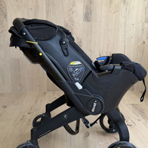 Doona Car Seat & Stroller i-Size with Isofix used, Nitro Black with Isofix Base