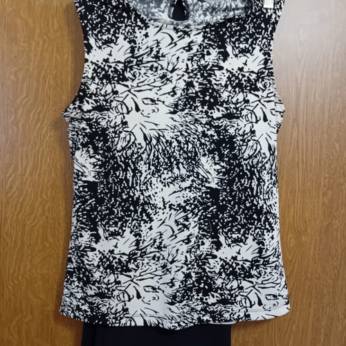 Sarah Lawrence pants and Marks & Spenser top set like new, black and white