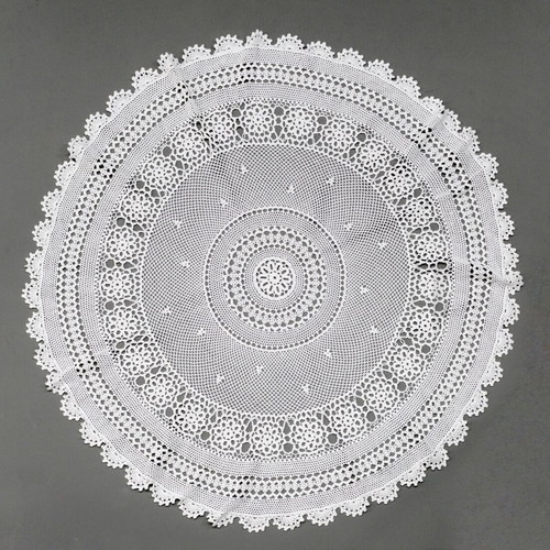 Crochet doilies set of 3 white like new