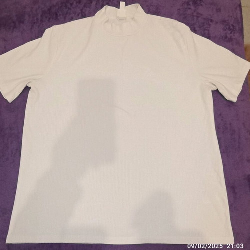 H&M women's top white with short sleeve and high neck like new, size XL