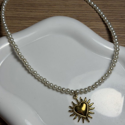 Stainless steel necklace like new, white and gold colors