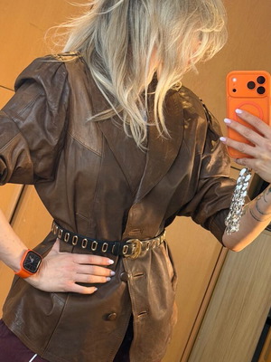 Leather jacket size M brown like new