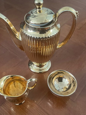 Τσαγιέρα τρίο Royal Winton vintage με μικρό ξεθώριασμα στο χρυσό