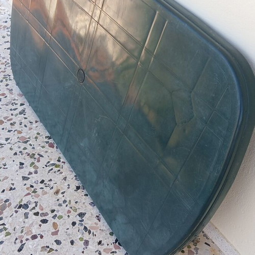 Plastic table like new, dimensions 85x150