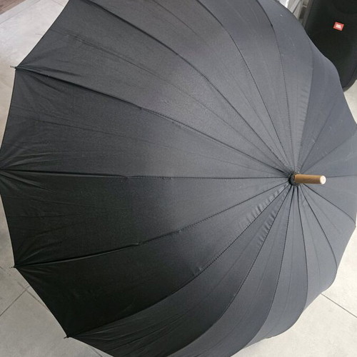 Umbrella new, black, wind-resistant and durable