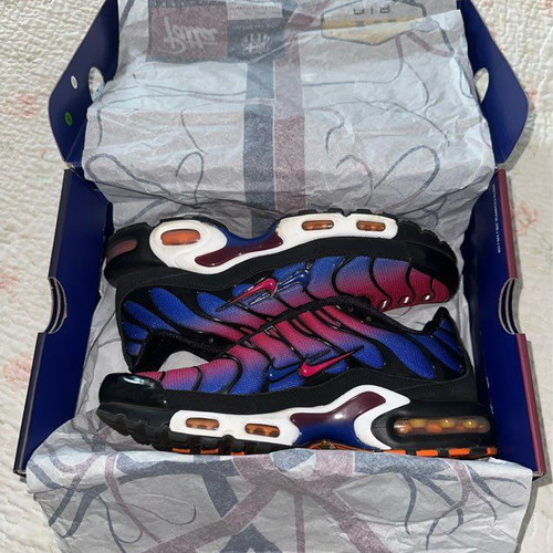 Nike TN Barcelona sneakers new, size EU 42, blue and red