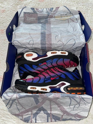 Nike TN Barcelona sneakers new, size EU 42, blue and red
