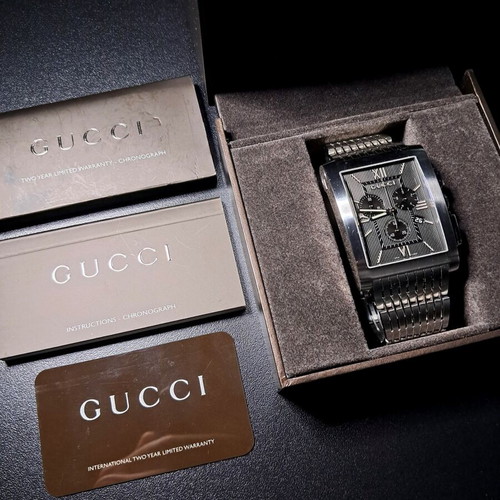 Gucci 8600M Chronograph Quartz Watch like new, silver