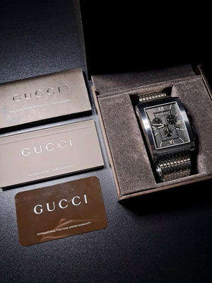 Gucci 8600M Chronograph ρολόι quartz σαν καινούργιο, ασημί