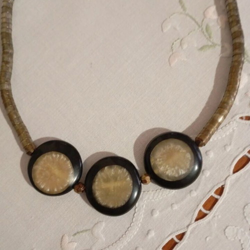 Necklace like new, black and gold