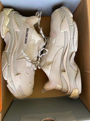Balenciaga Triple S αθλητικά παπούτσια καινούργια, μπεζ, μέγεθος 44
